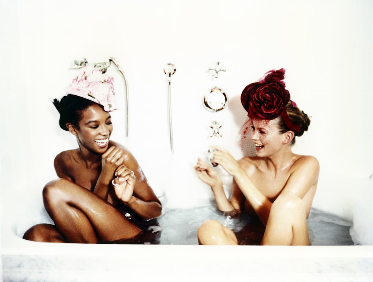 Ellen von Unwerth - Bathtub, Naomi Campbell and Kate Moss.