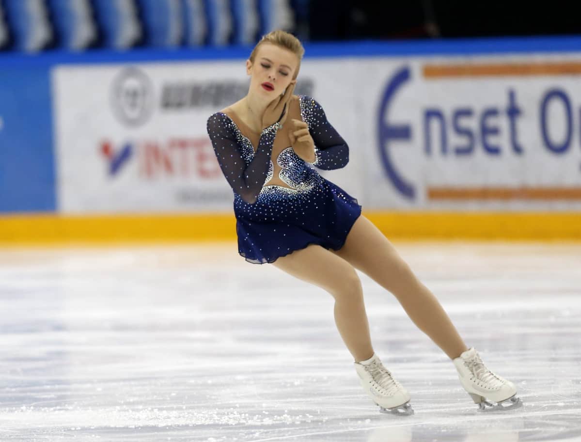 Emmi Peltonen naisten vapaaohjelmassa taitoluistelun SM-kilpailuissa Tampereella 18. joulukuuta 2016.