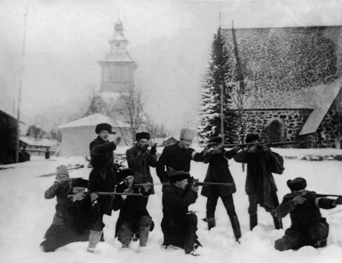 Valkoisten valmistautumista sotaan, Lammin suojeluskuntalaisia.