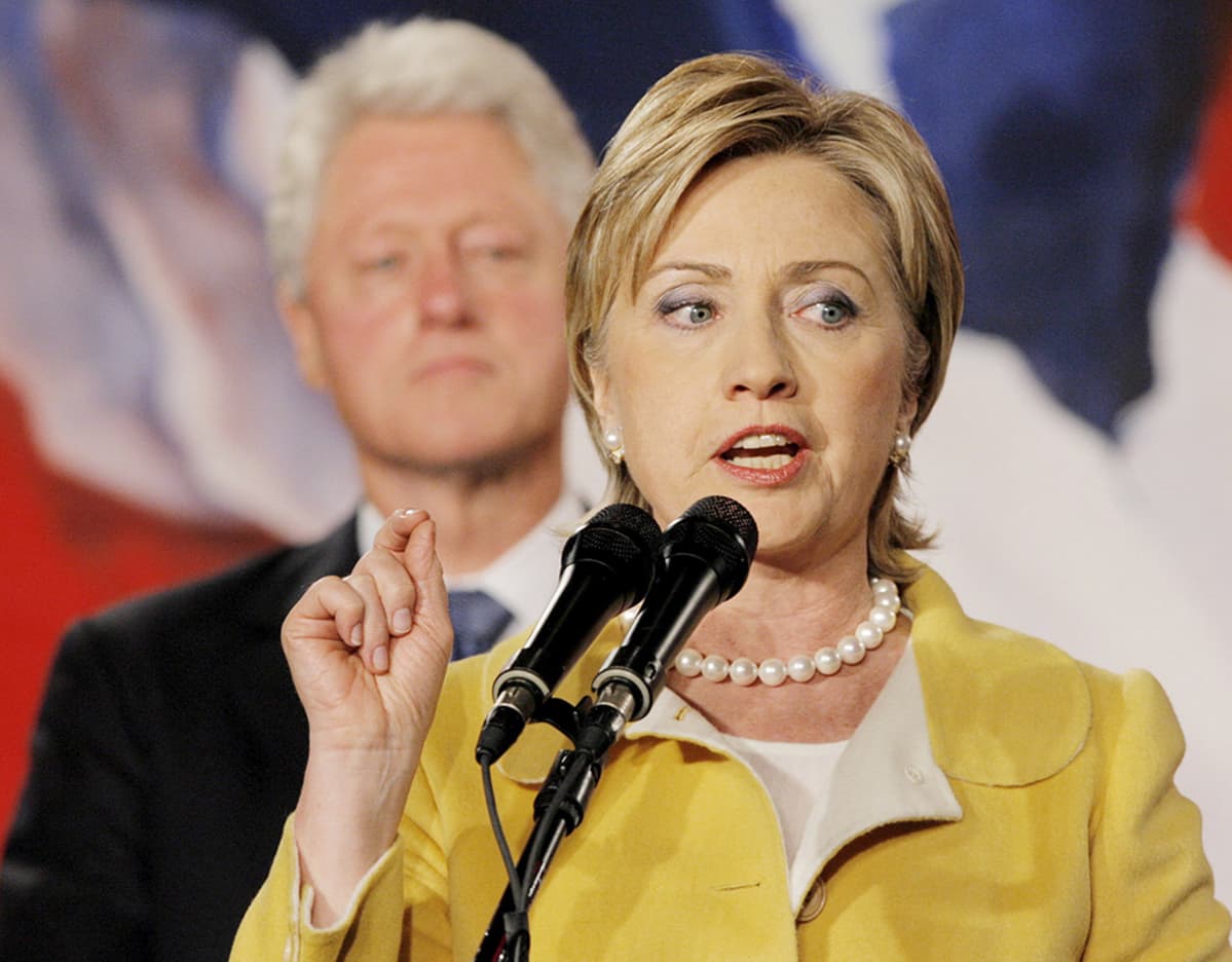 Hillaryja Bill Clinton ovat työskennelleet yhdessä Valkoisessa talossa ja monissa muissa tehtävissä. Kuva Hillaryn vaalikampanjasta 2006.