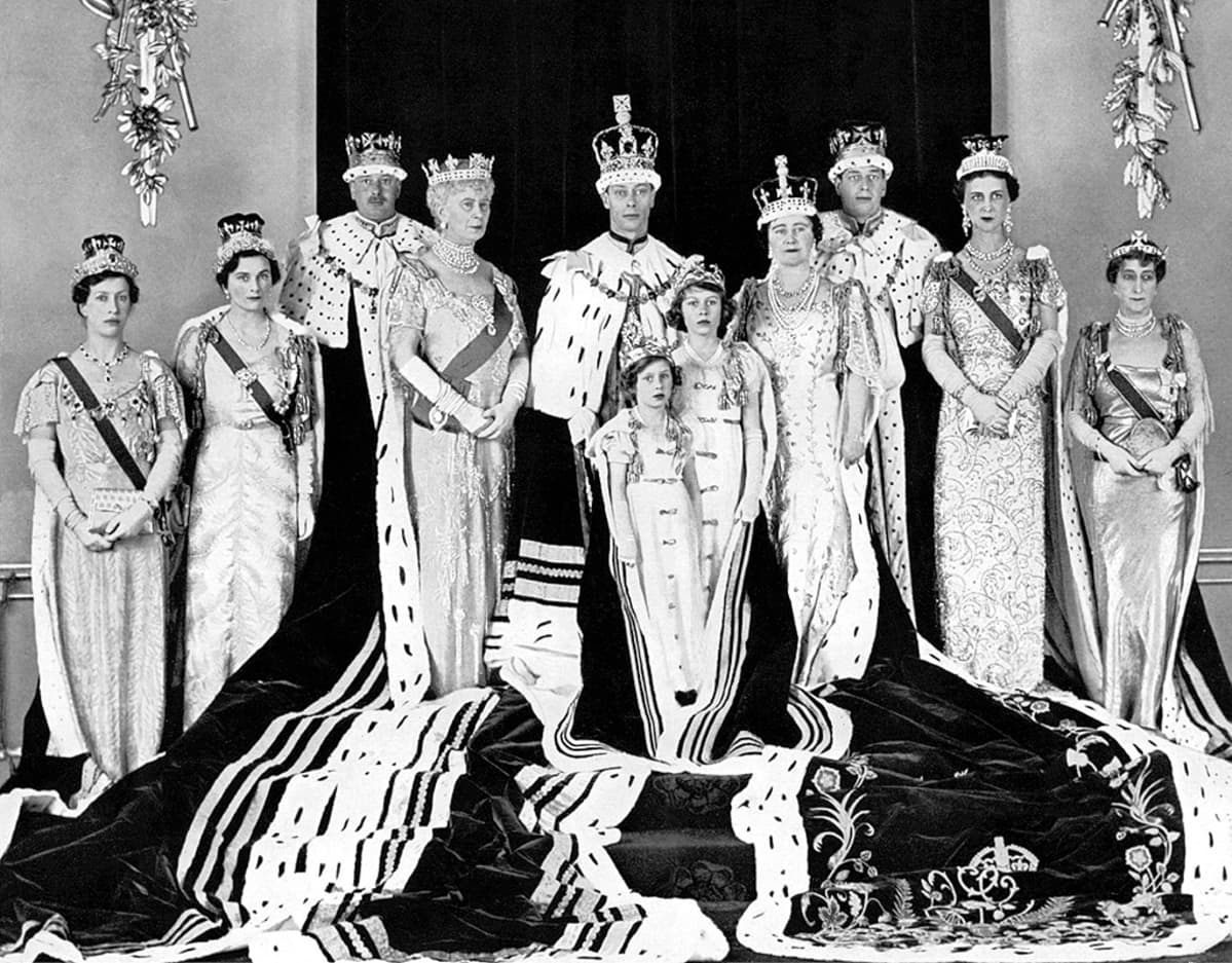 Britannian kuningasperhe, 12. toukokuuta 1937.