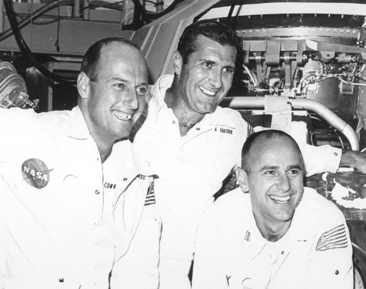 Nasan astronautit Pete Conrad, Dick Gordon ja Alan Bean.