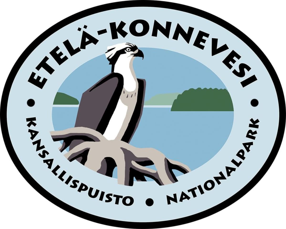 Etelä-Konneveden kansallispuiston logossa on kalasääksi ja järvimaisema.