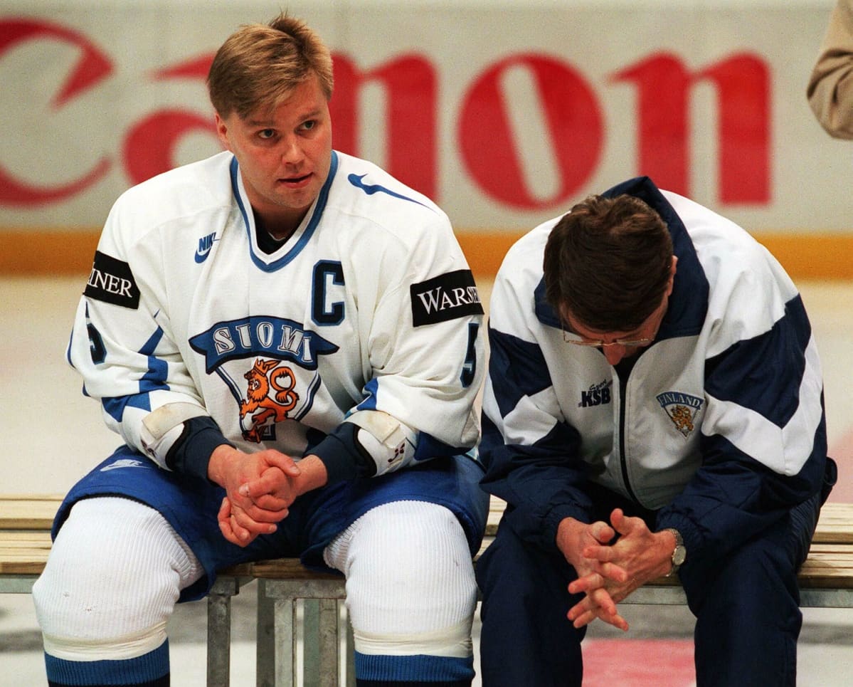 Leijonien kapteeni Timo Jutila ja päävalmentaja Curt Lindström.
