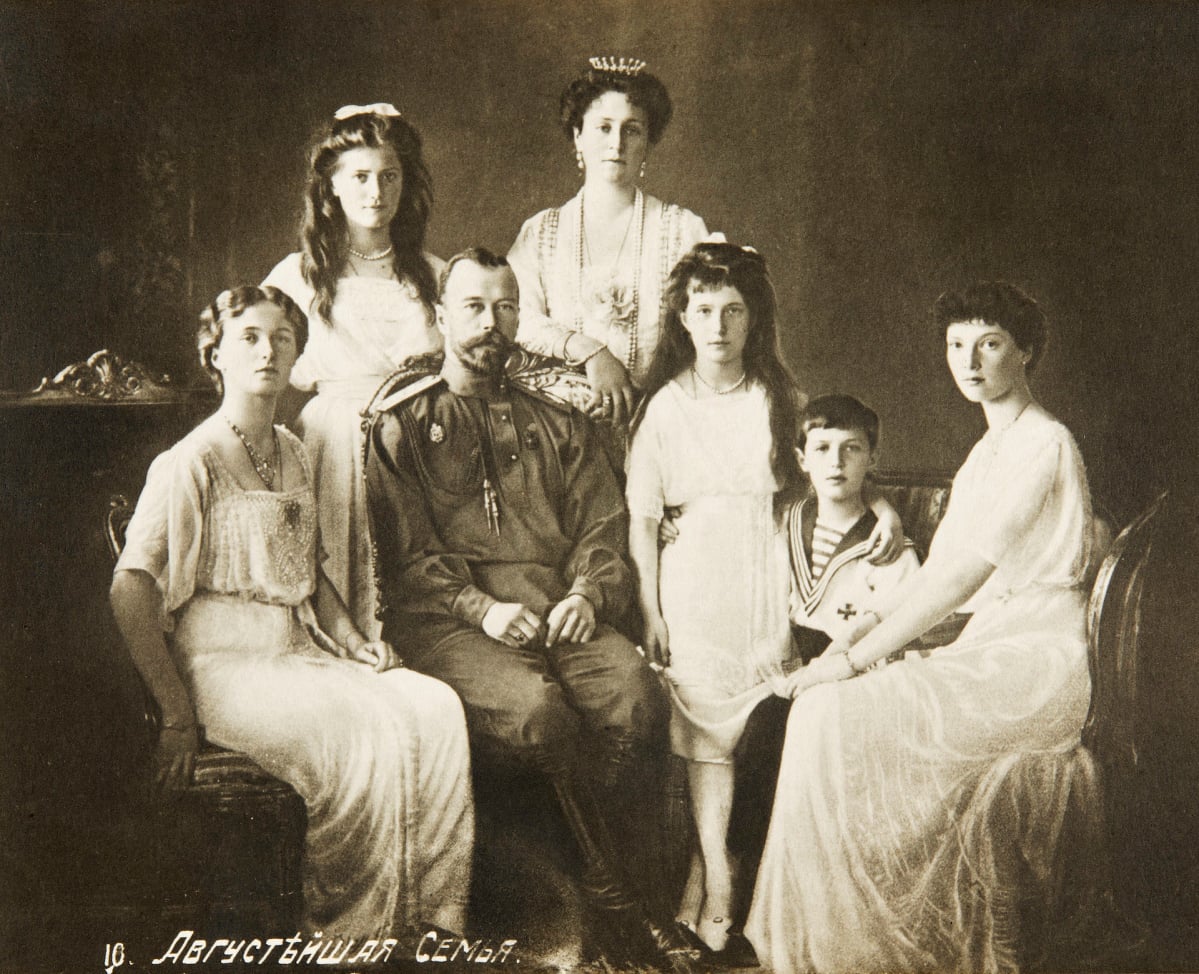 Venäjän keisari Nikolai II perheineen.
