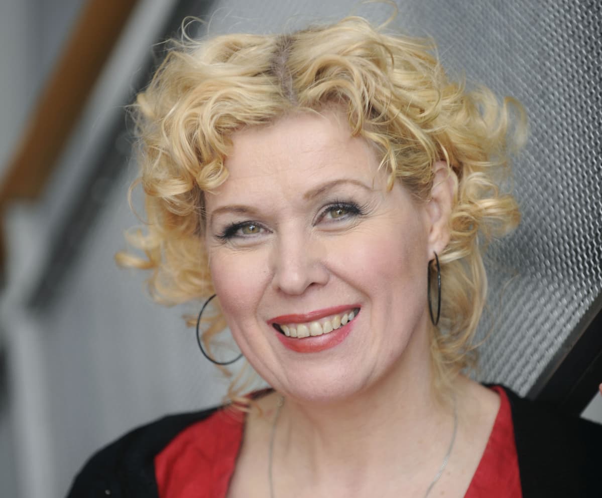 Kirjailija Leena Lander.