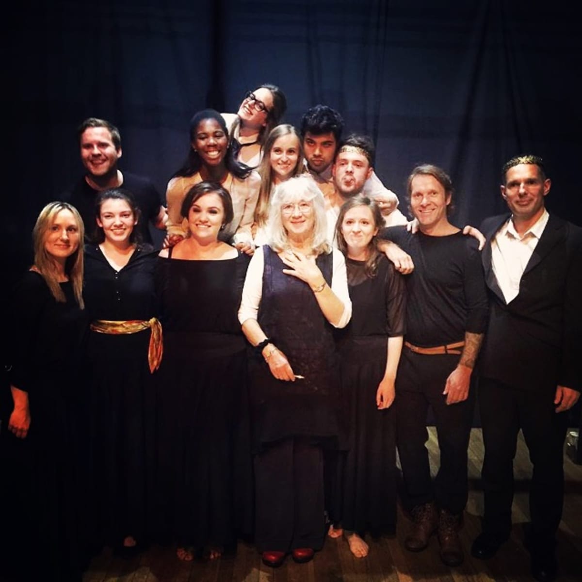 Pasi Remsu ja Drama Studio London -opiskelijakollegat.