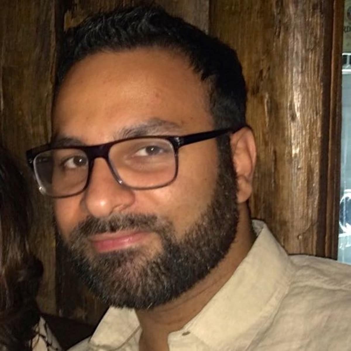 Intialainen Manish Bhatia seuloo sisältöjä oman varsinaisen it-työnsä ohessa Amazonin Mechanical Turk -palvelussa.