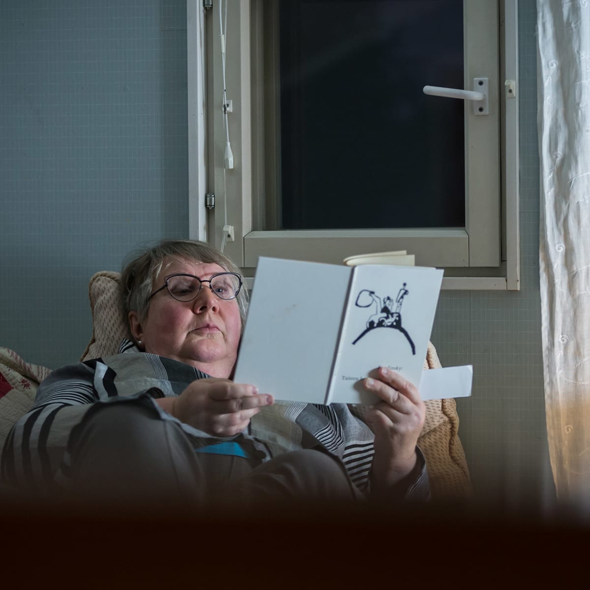 Anneli Kanto, kirjailijat, Suomen sisällissota , Punakaarti, Veriruusut