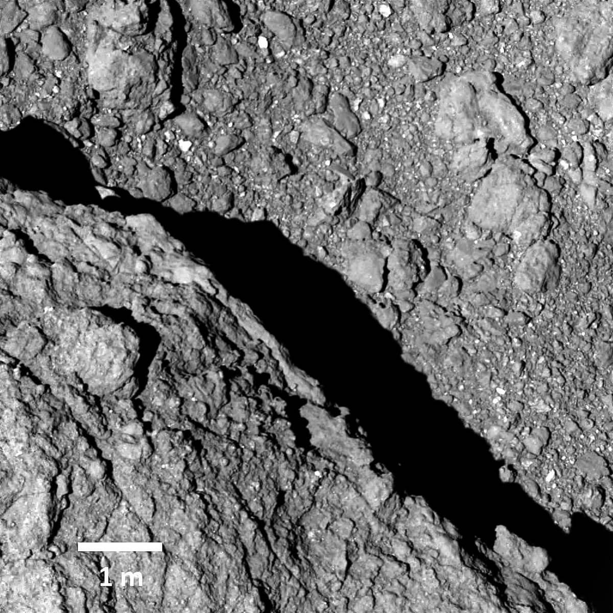Ryugu asteroidin pintaa.