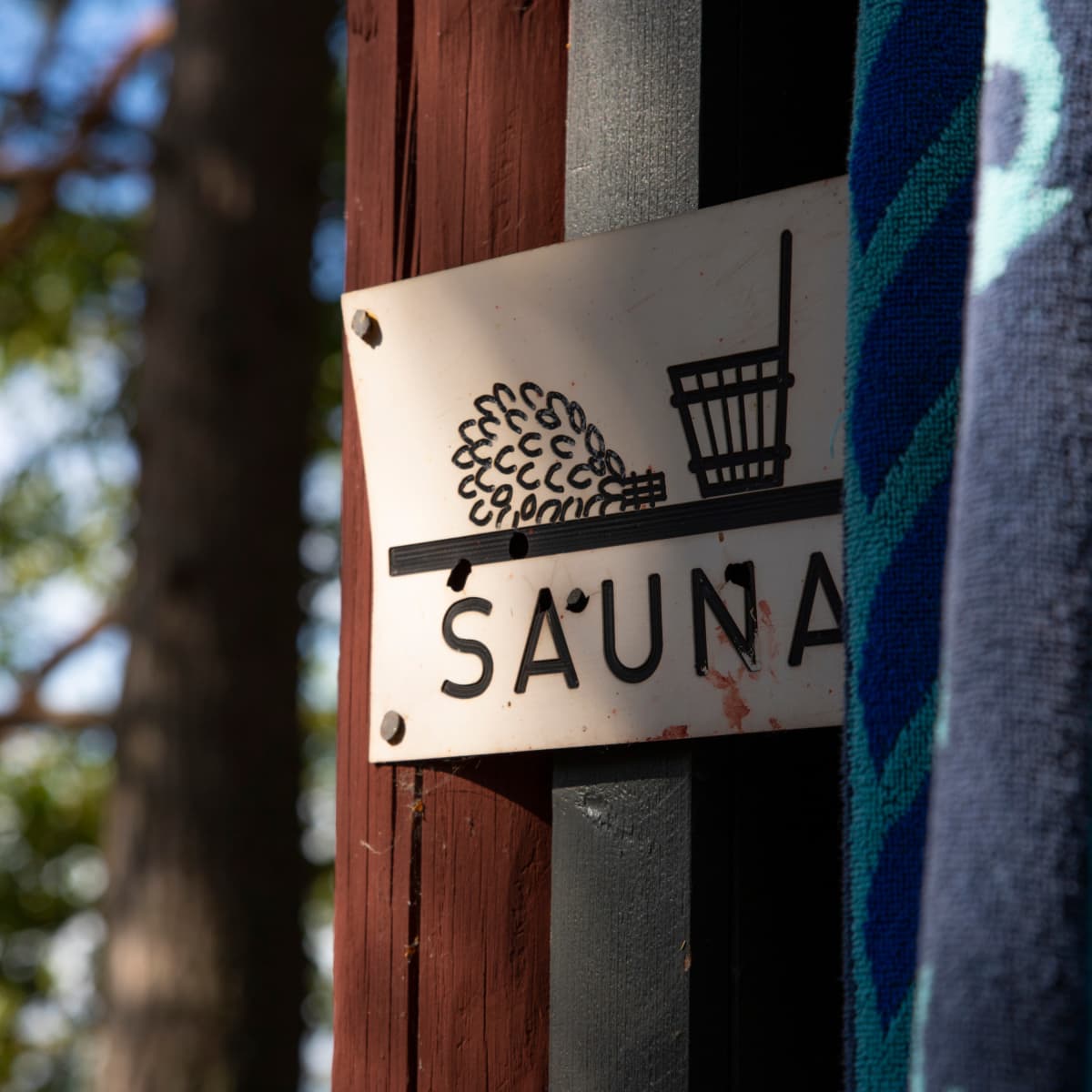 Sauna-kyltti Parikkalan Papinniemen leirintäalueella.
