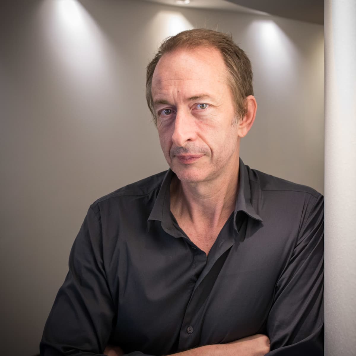 Mat Osman lähikuvassa.