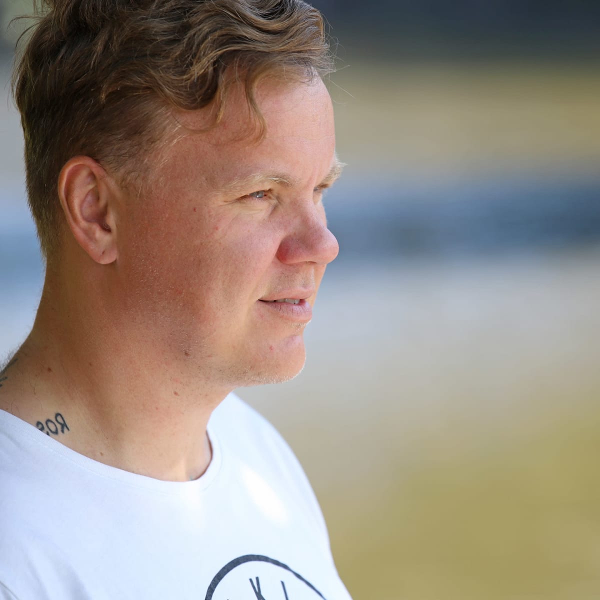 Sohvaperunat-ohjelmasta tuttu Osku Valtonen.
