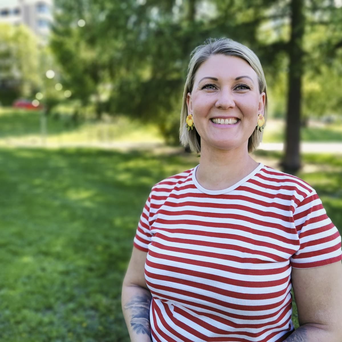 PAM Pirkanmaan aluepäällikkö Elisa Penders puistossa