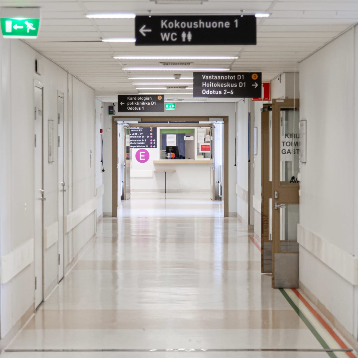 Etelä-Karjalan keskussairaalan kuvantamiseen johtava käytävä.
