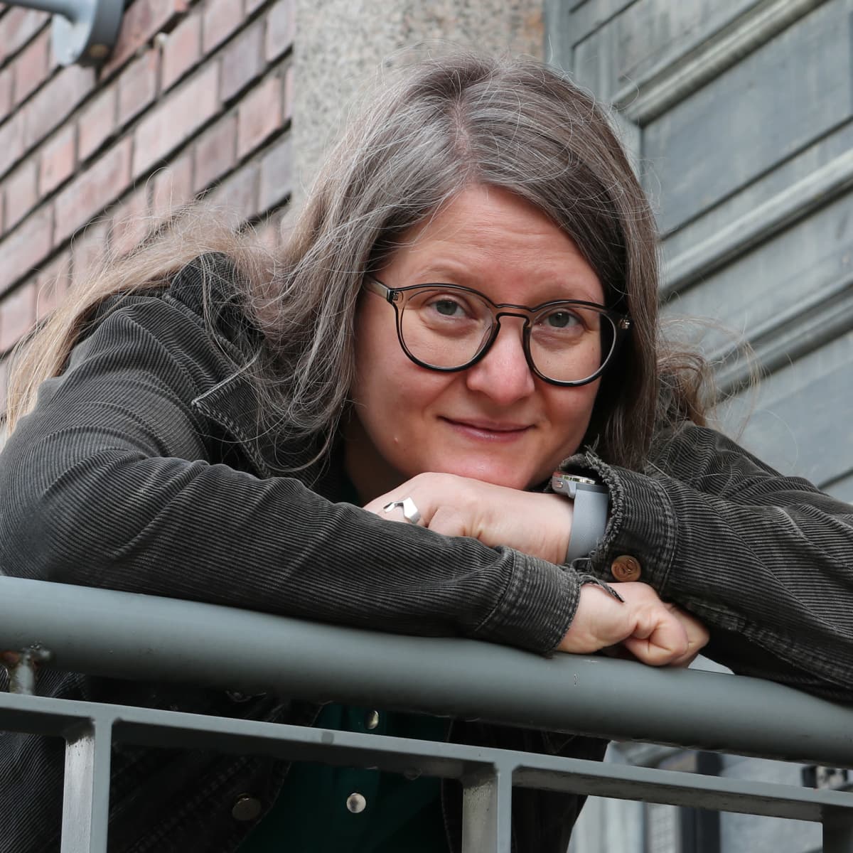 Tutkijoiden mukaan biseksuaalisuutta yritetään selittää myös muoti-ilmiöllä tai ohimenevänä vaiheena, tämän on kokenut Terhi Kantanen.