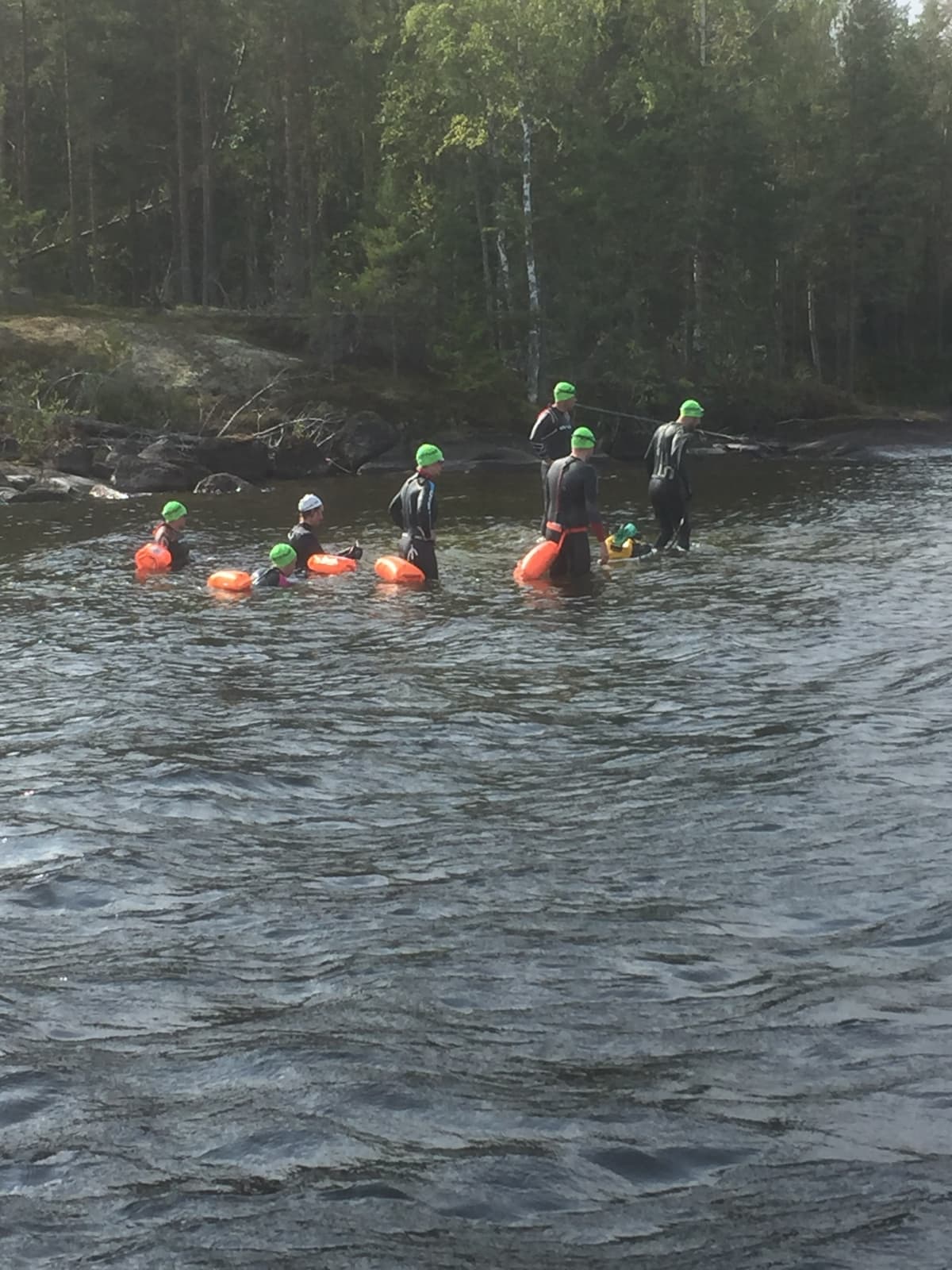 Uimarinpoijun ansiosta uimari erottuu vesillä helpommin
