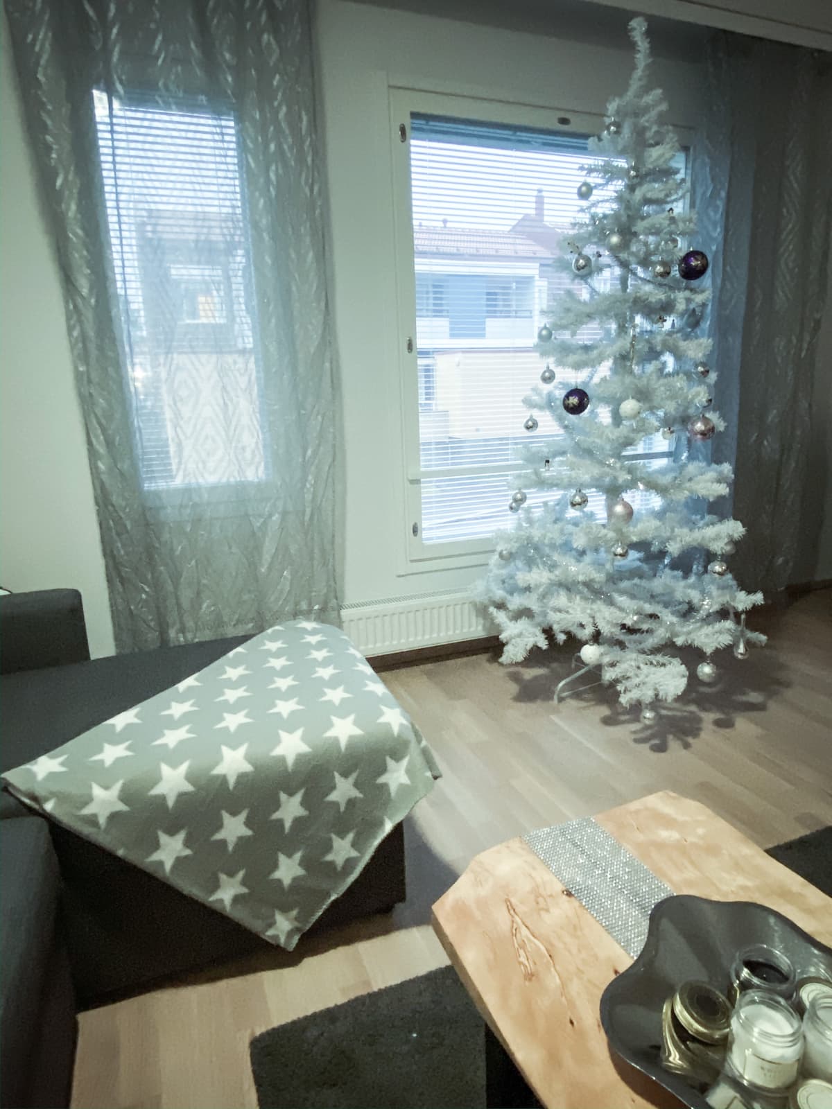 koristeltu joulukuusi