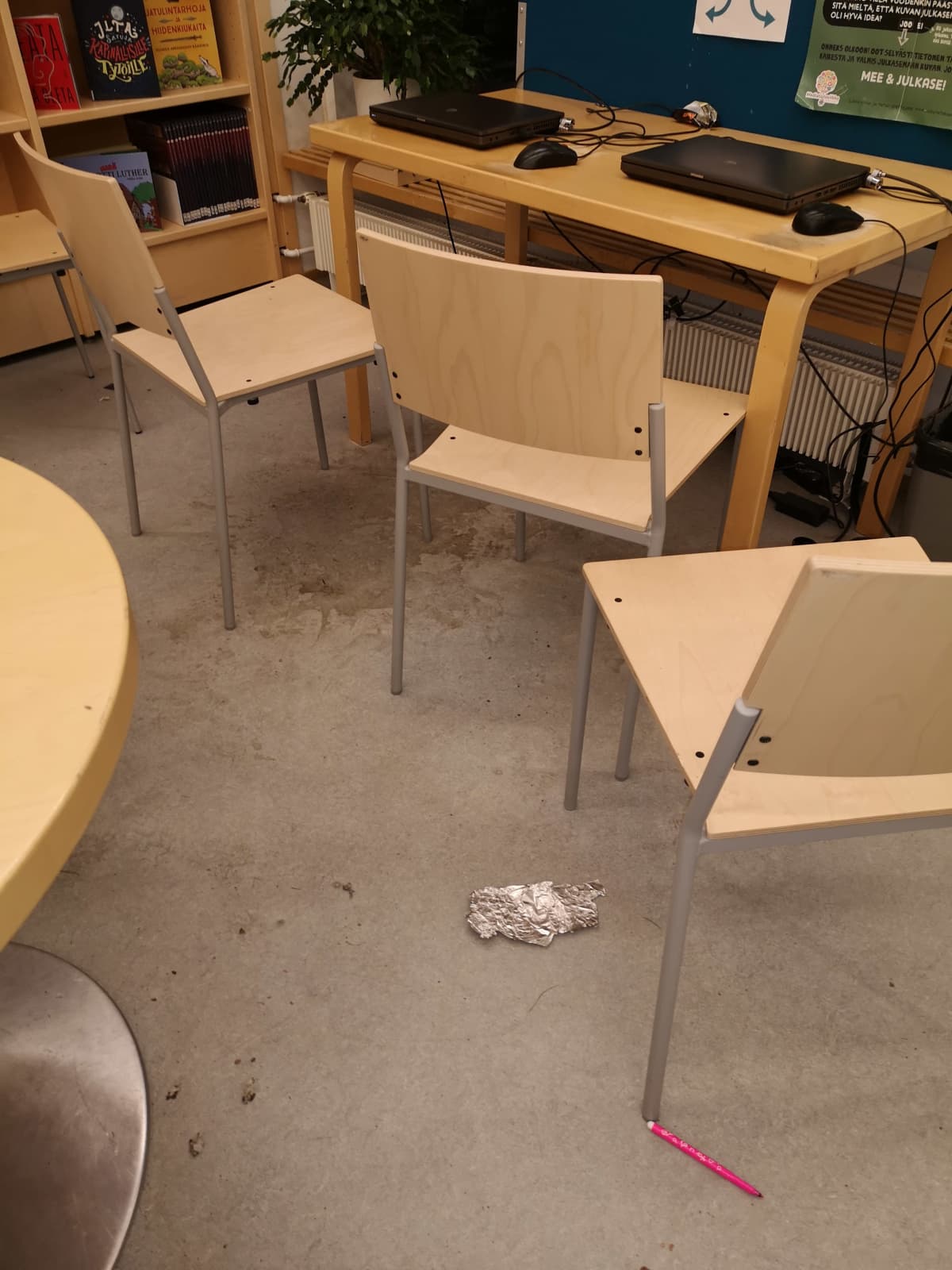 Ilkivaltaa Iitin kirjastossa