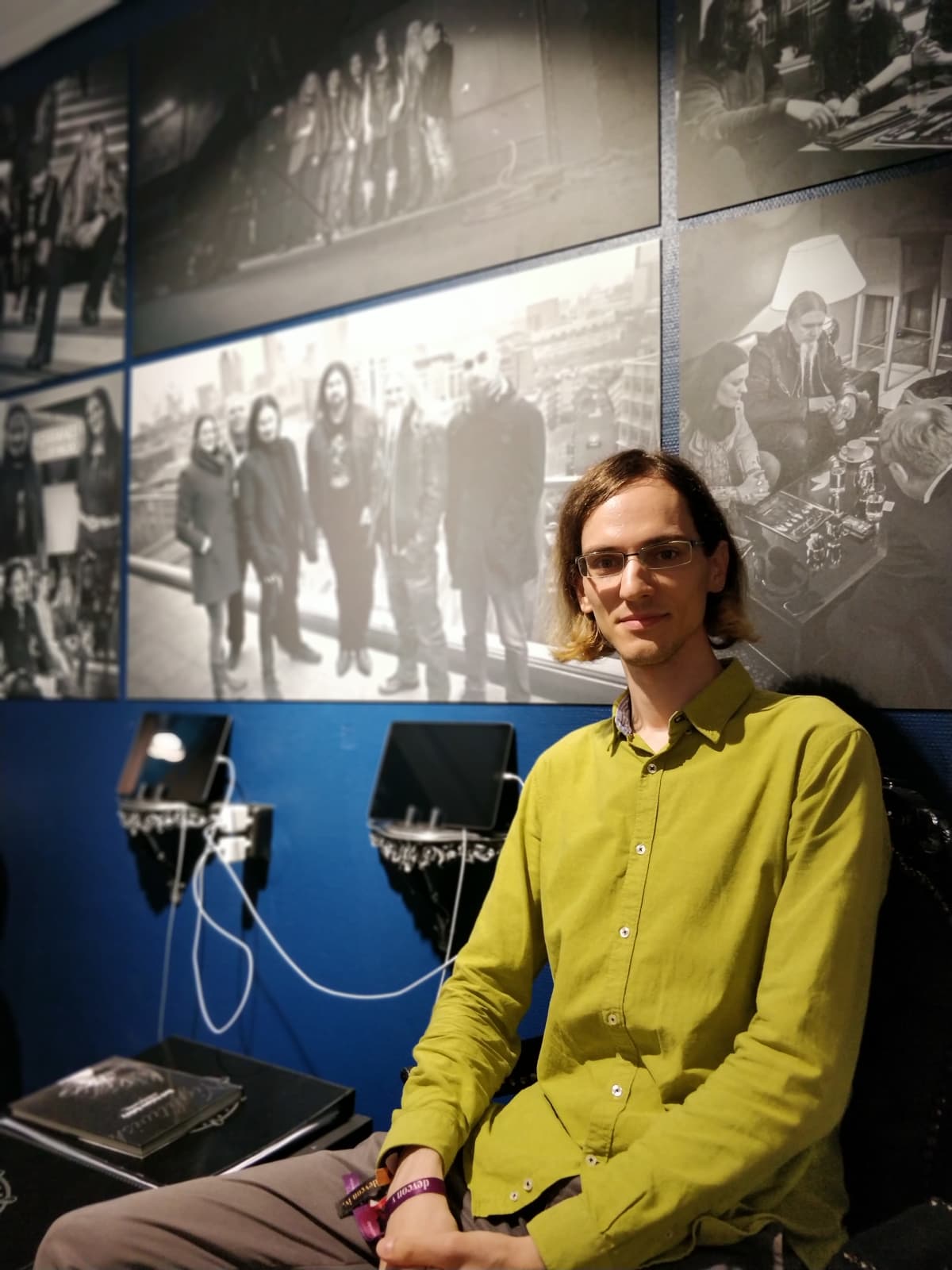 Kuvassa on unkarilainen David Leitert Nightwish-näyttelyssä.
