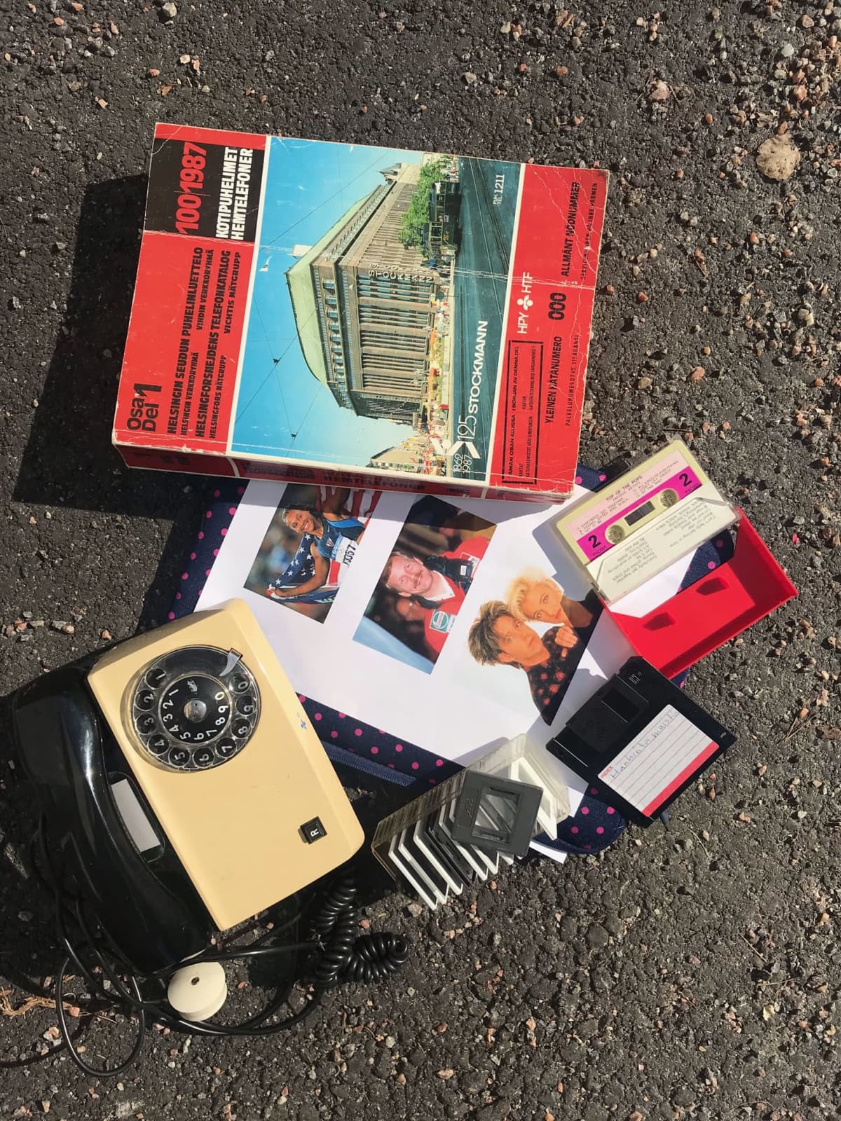 1990-luvun ja 2000-luvun tavaroita.