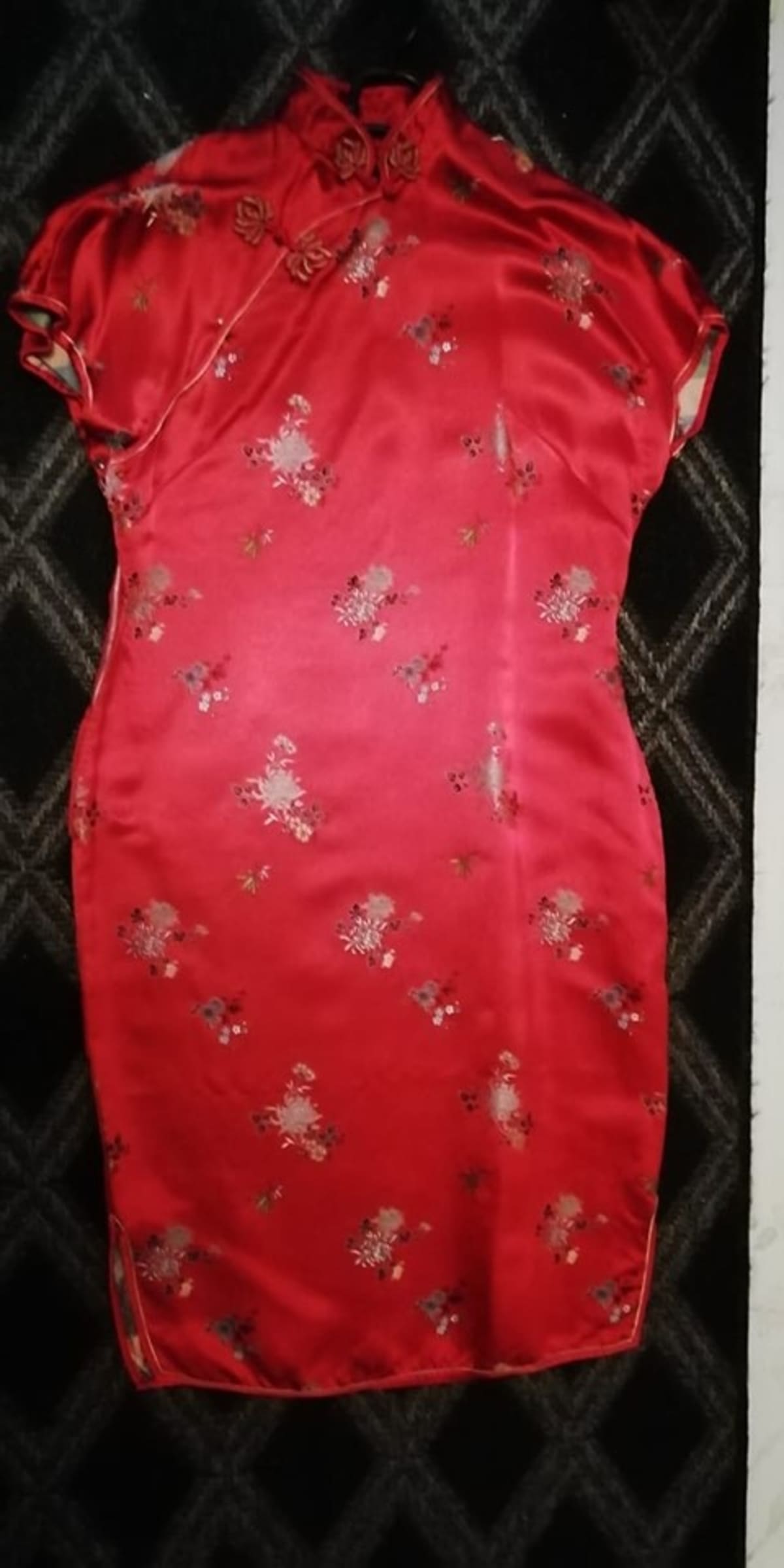 Vaateaarre kiinalainen qipao mekko.