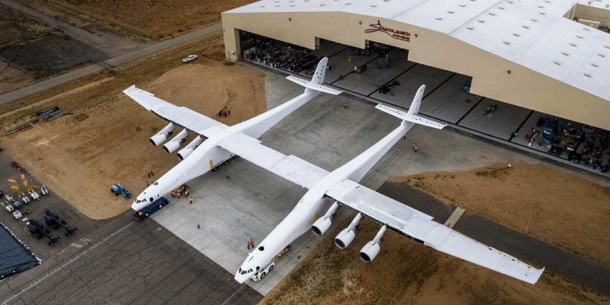 Stratolaunch-lentokone