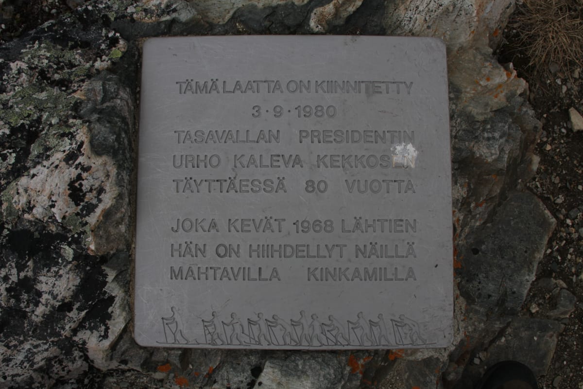 Urho Kekkosen muistolaatta Saivaaralla