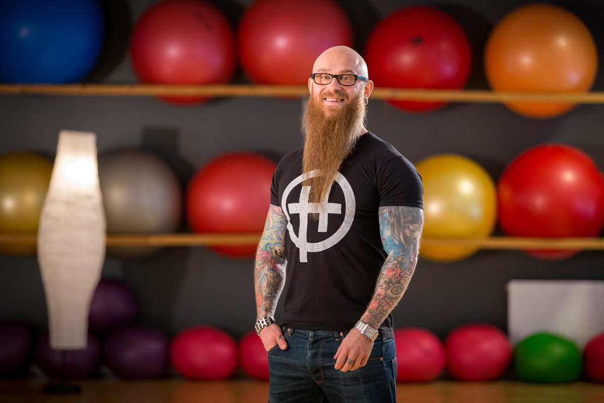 Lahtelaisen The Clinic -tatuointiliikkeen omistaja, lävistäjä ja kuntosalitreenaaja Teemu Almén, Kuntosali Fressi, Lahti, 12.2.2018.
