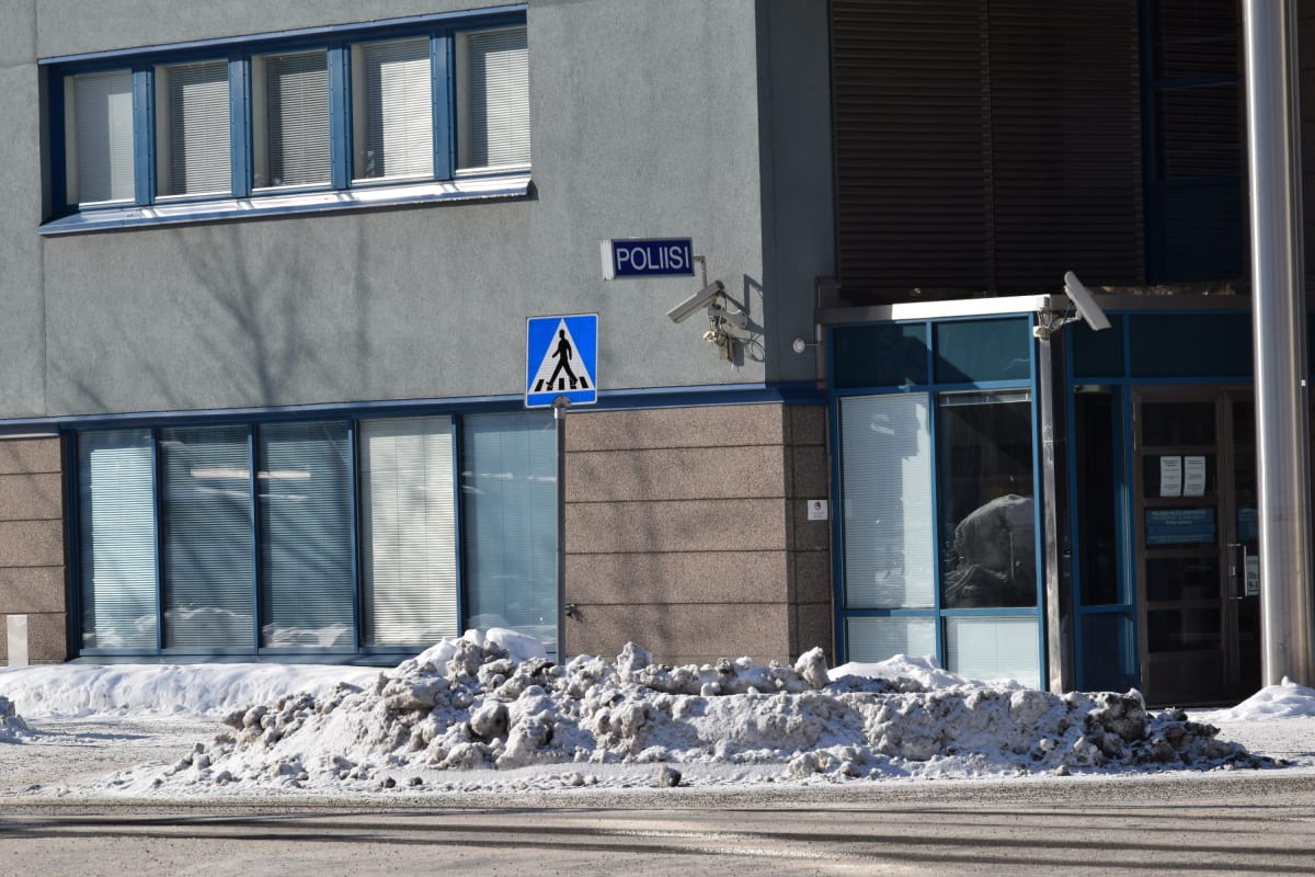 Jyväskylän poliisitalon julkisivua.