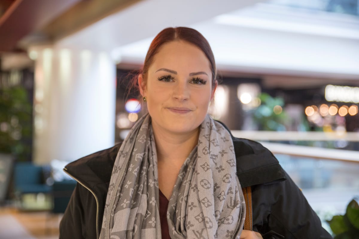 Hanna Immonen kauppakeskuksessa