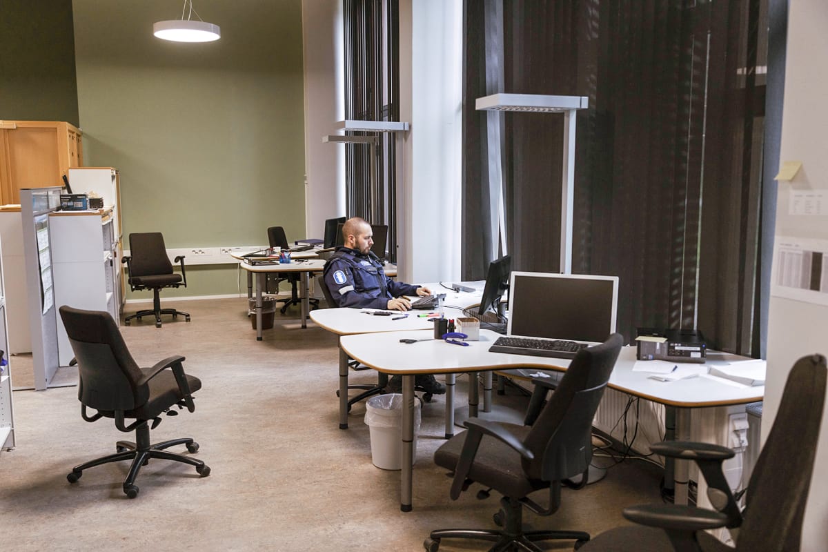Osa Oulun poliisista on yhä väistötiloissa kaupungin itälaidalla Hiukkavaarassa.