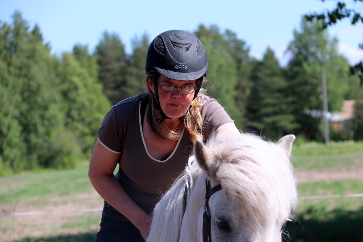 Saara Isola kesän ratsastusvaellukset myydään loppuun jo keväällä.