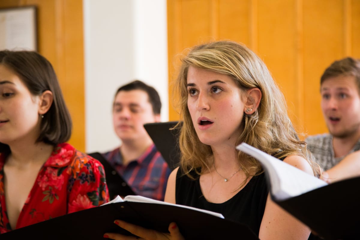 italialainen Anna Pontalti 20, opiskelee taloustieteitä Pohjois-italiassa Bozenissa, harrastaa laulamista ja osallistuu EuroChoir-tapahtumaan Helsingissä.