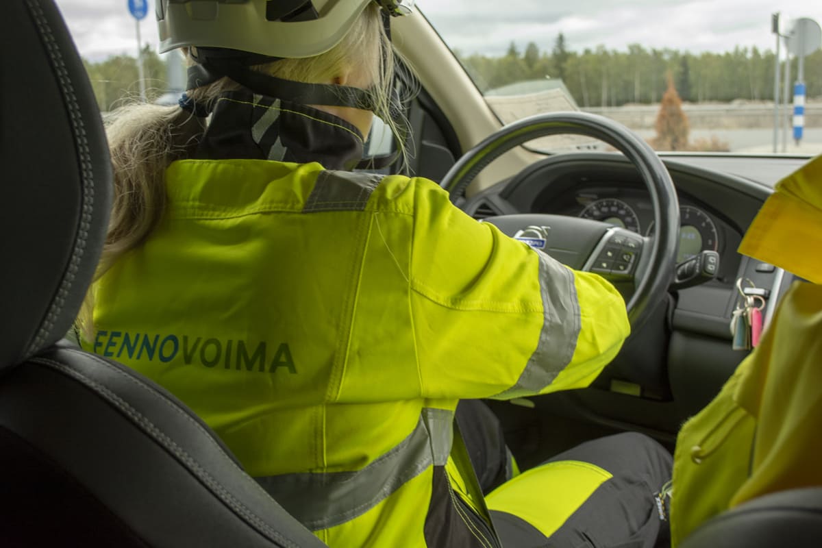 Fennovoiman työntekijä.