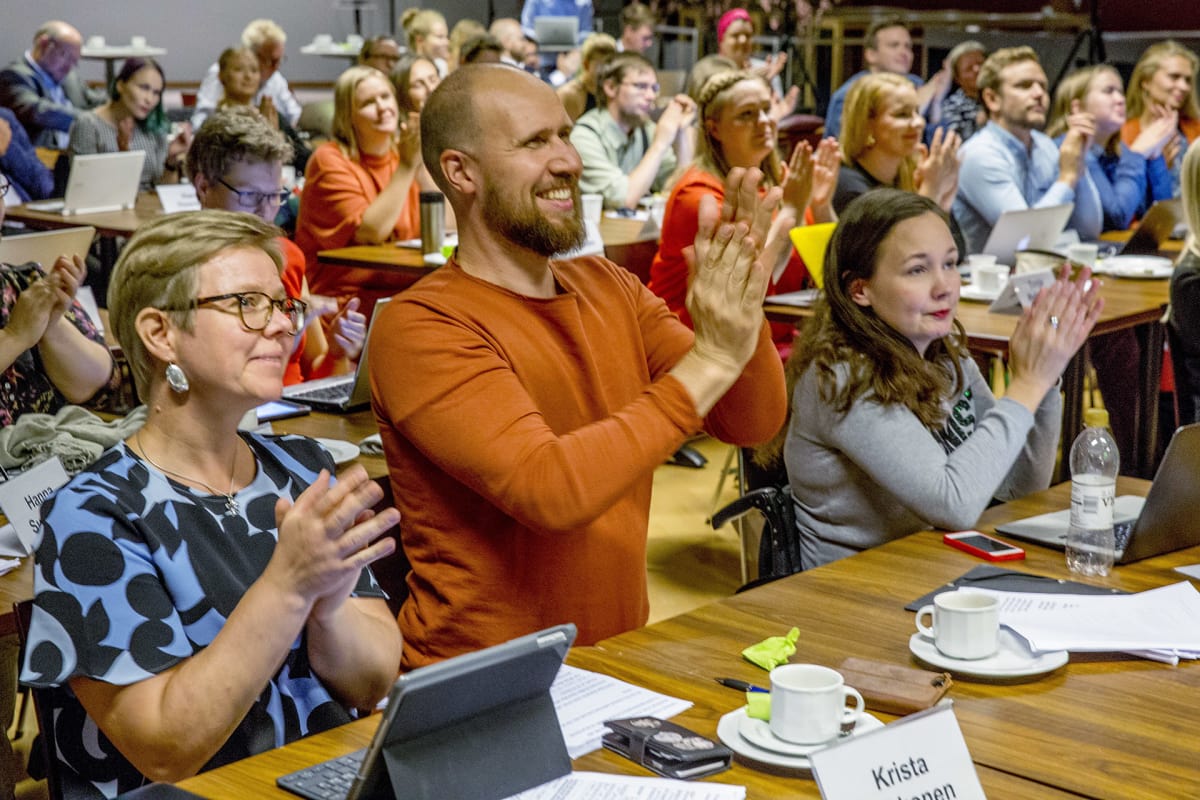 Touko Aalto ja Krista Mikkonen.
