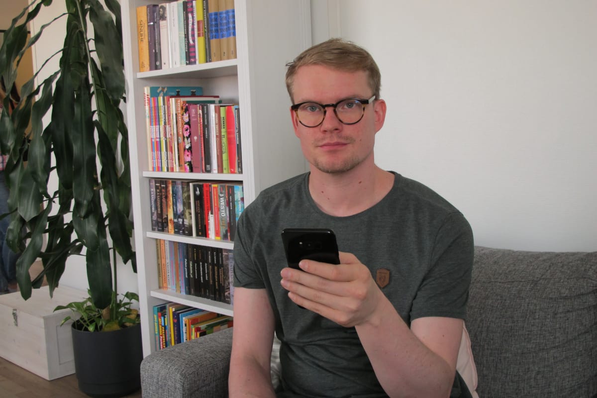 Olli Salmenranta ohjaa älypuhelimella älytermostaattia