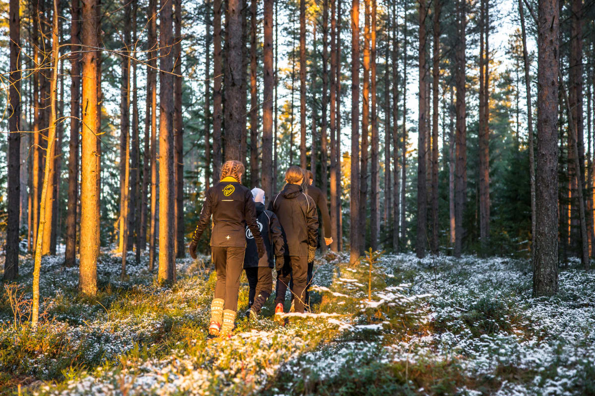 Kannuslaiset Katajalaaksot harrastavat urheilua.