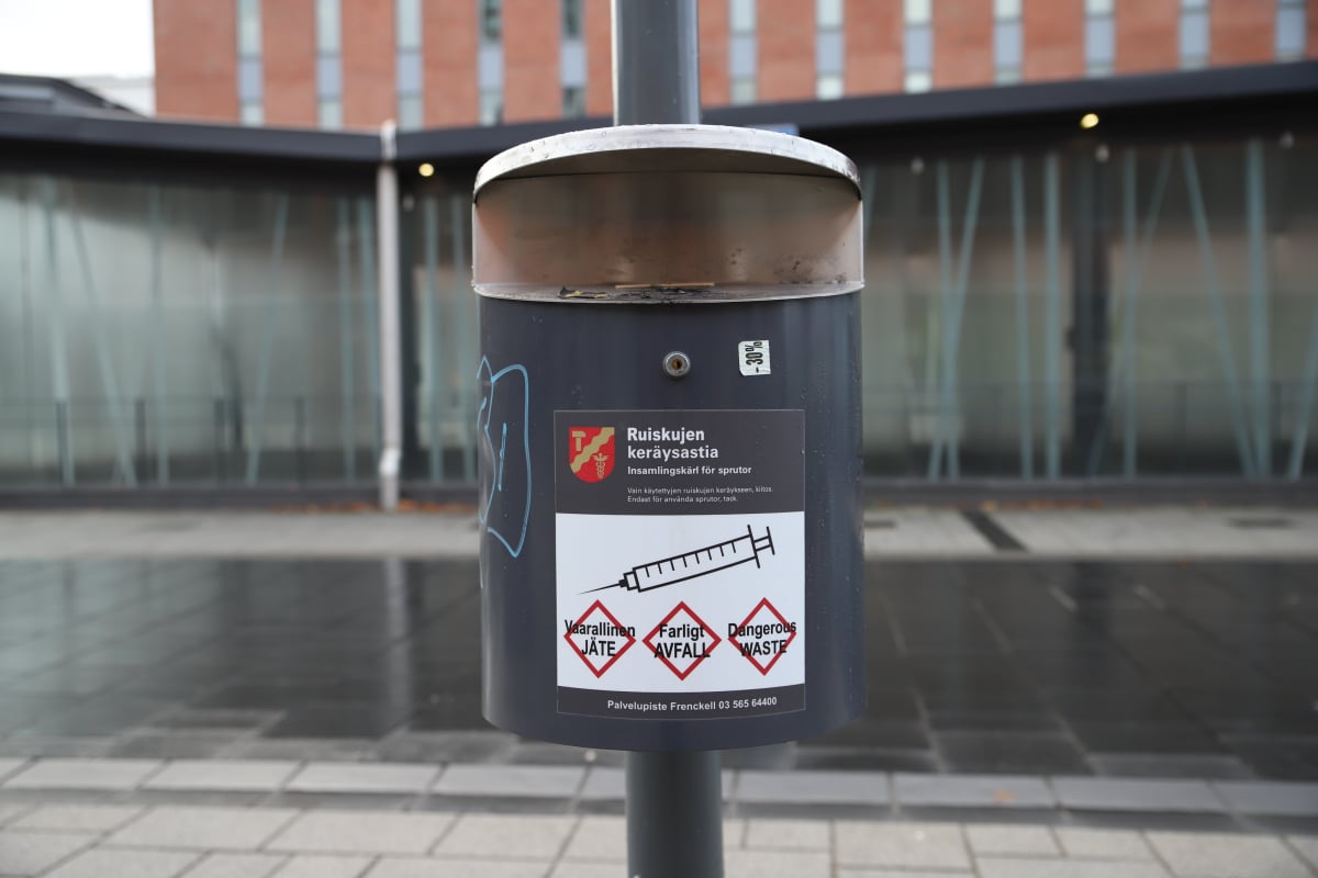 Huumeneulapönttö.