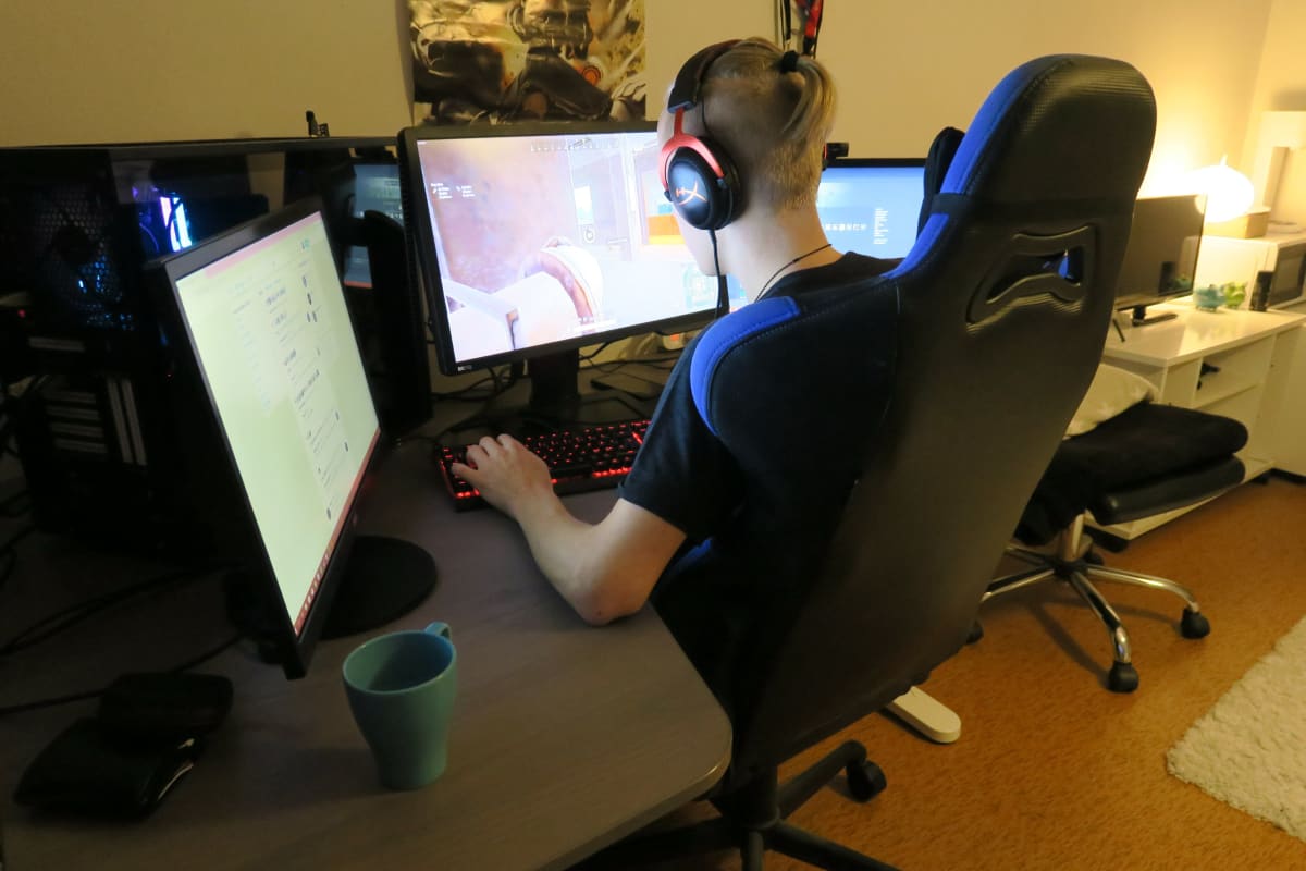 Paavo Voutilainen pelaa Player Unknown's Battlegrounds -peliä.