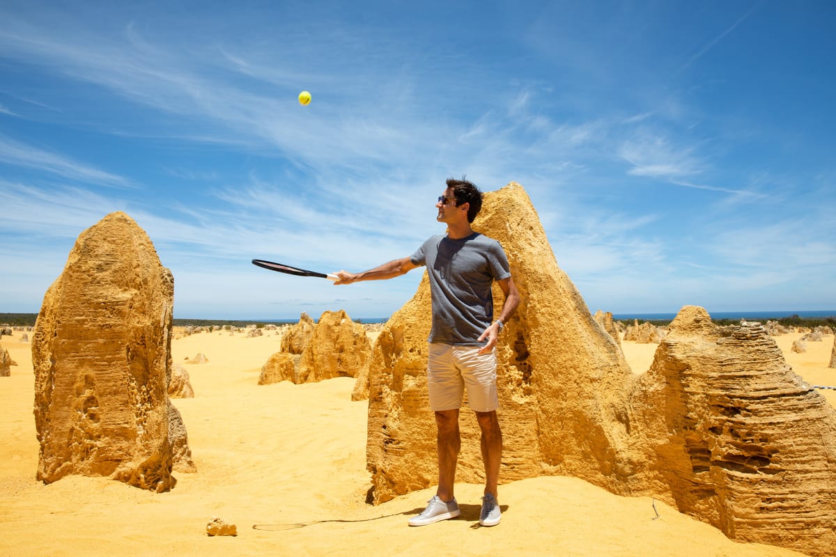 Sveitsiläinen tennistähti Roger Federer poseerasi valokuvaajille Perthissä, Australiassa 27. joulukuuta. Kaupungissa pelataan Hopman Cup 29. joulukuuta alkaen.