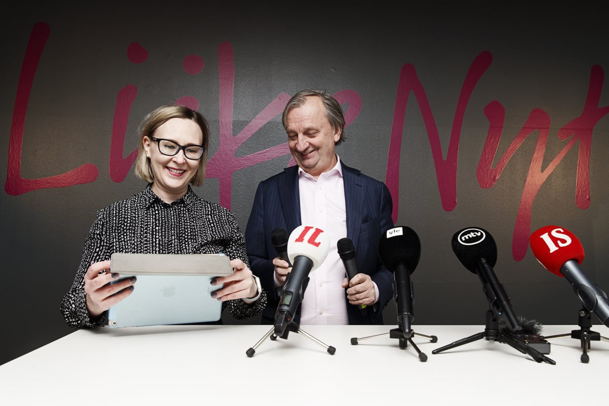 Maria Lohela ja Hjallis Harkimo tiedtusilaisuudessa.