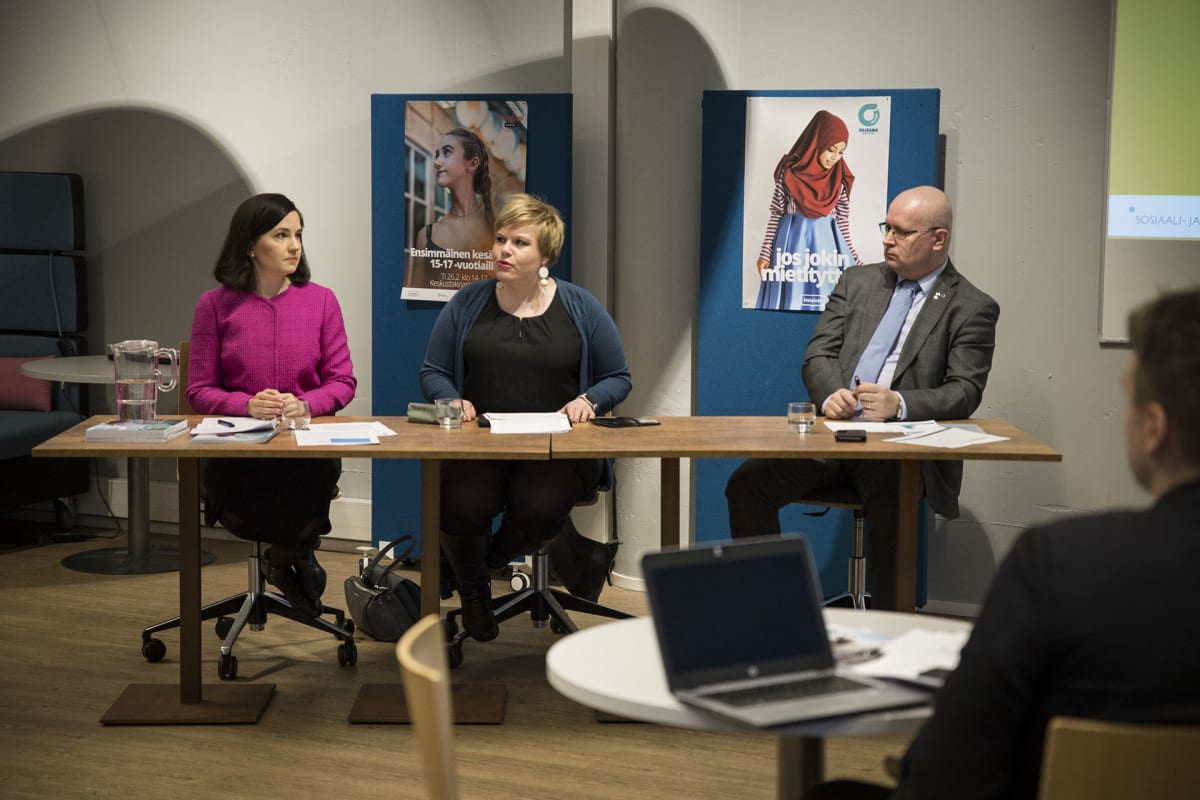 Sanni Grahn-Laasonen, Annika Saarikko, Jari Lindström