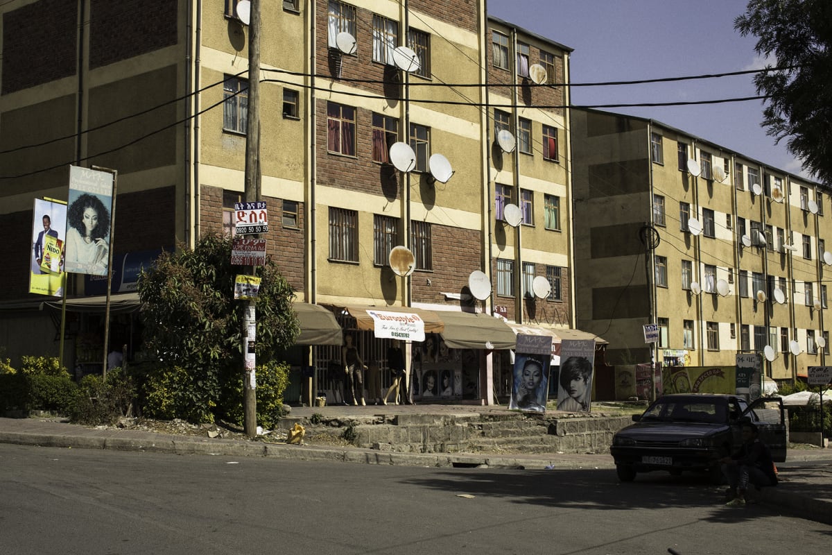 Kerrostaloja Addis Abeban esikaupungissa.