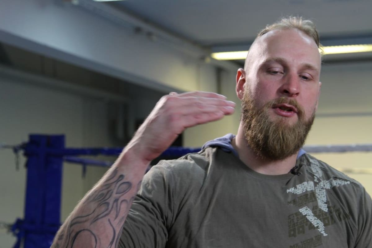 - Tehdään paljon duunia ja väsytetään kaveri pois. Voitto sieltä tulee, sanoo Robbe tulevasta otelusta.