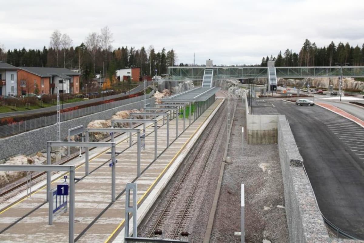 Yksi kehäradan uusista syöttöliikenteen pysäkeistä on Leinelä.