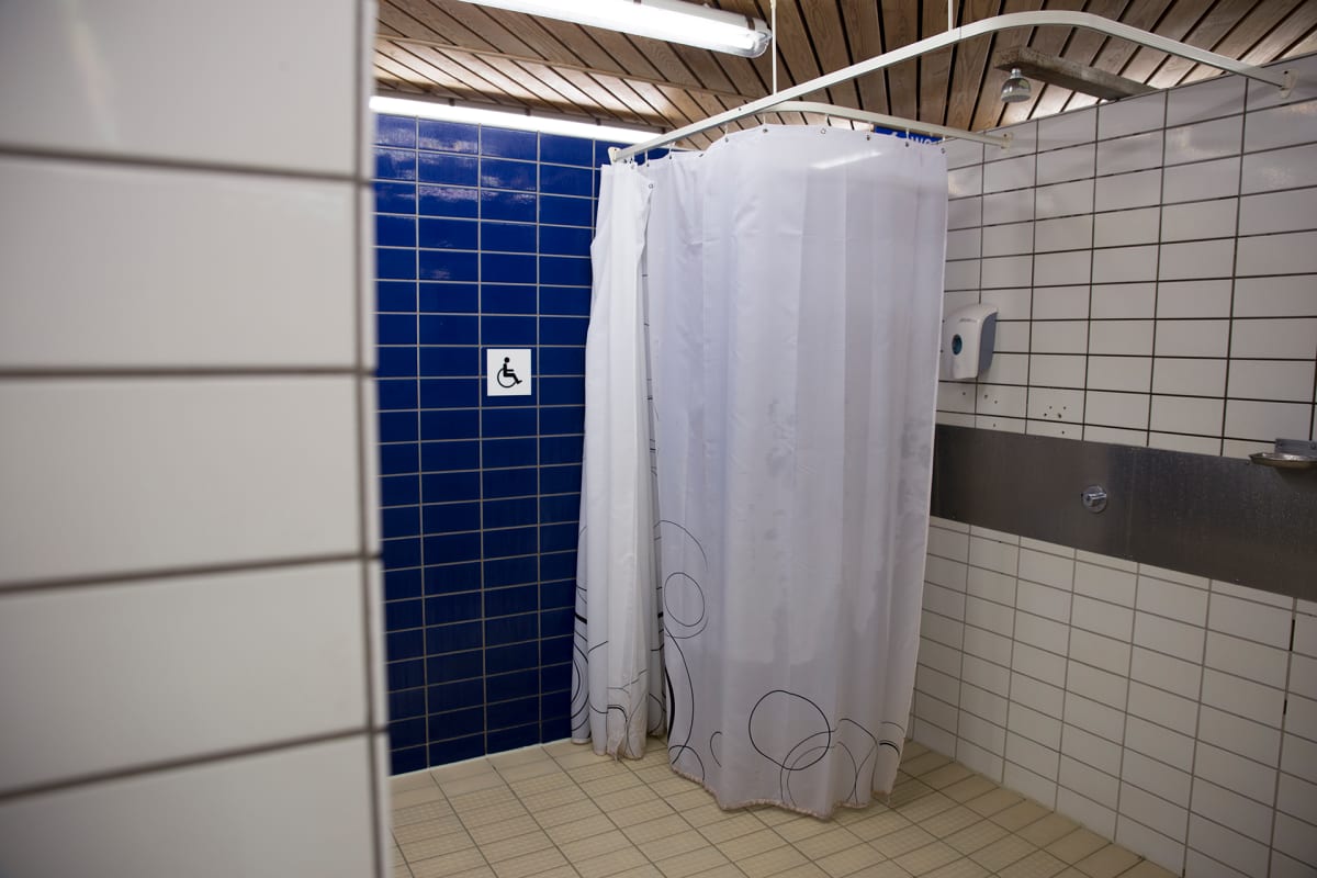 Espoonlahden uimahallin pesutila
