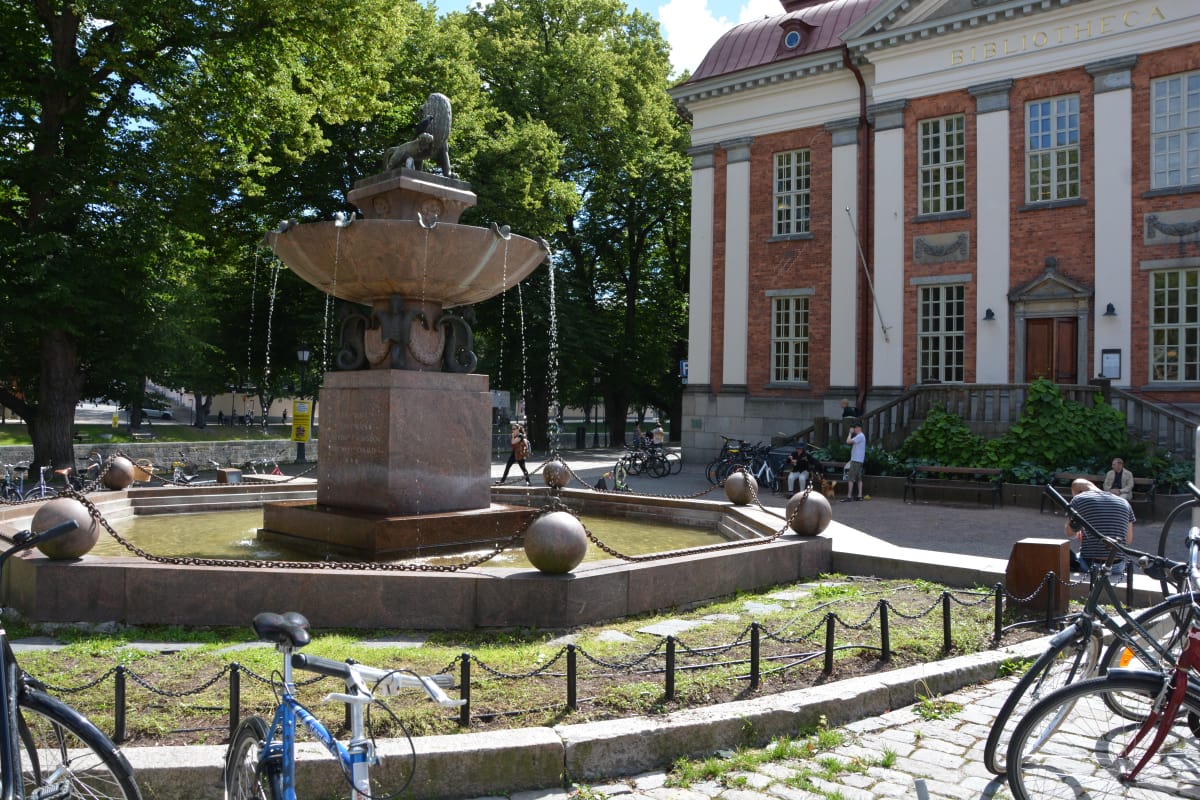 Leijona-suihkulähde Turussa.
