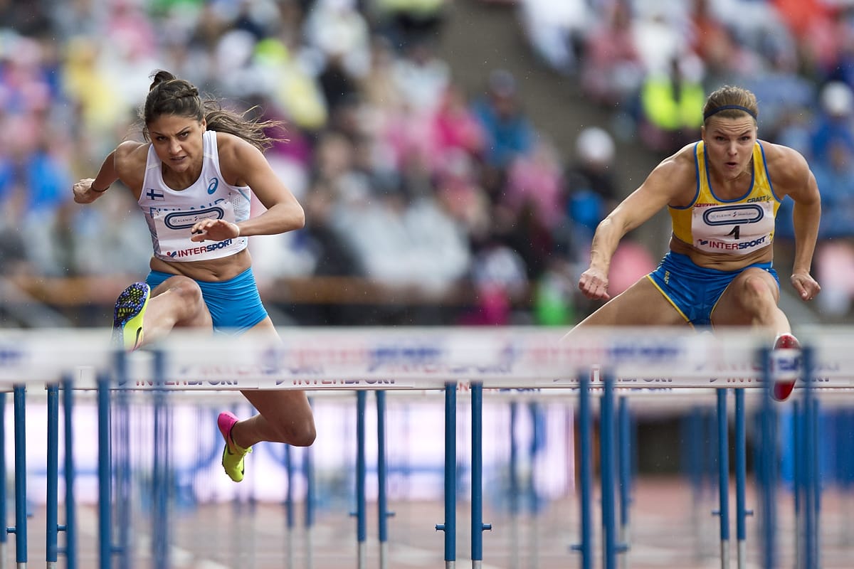 Nooralotta Neziri (vas.) ja Susanna Kallur.