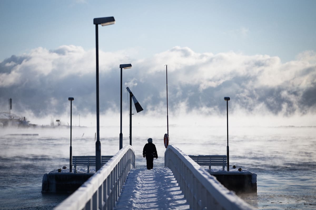 Merisumu pakkanen Kaivopuisto Helsinki.